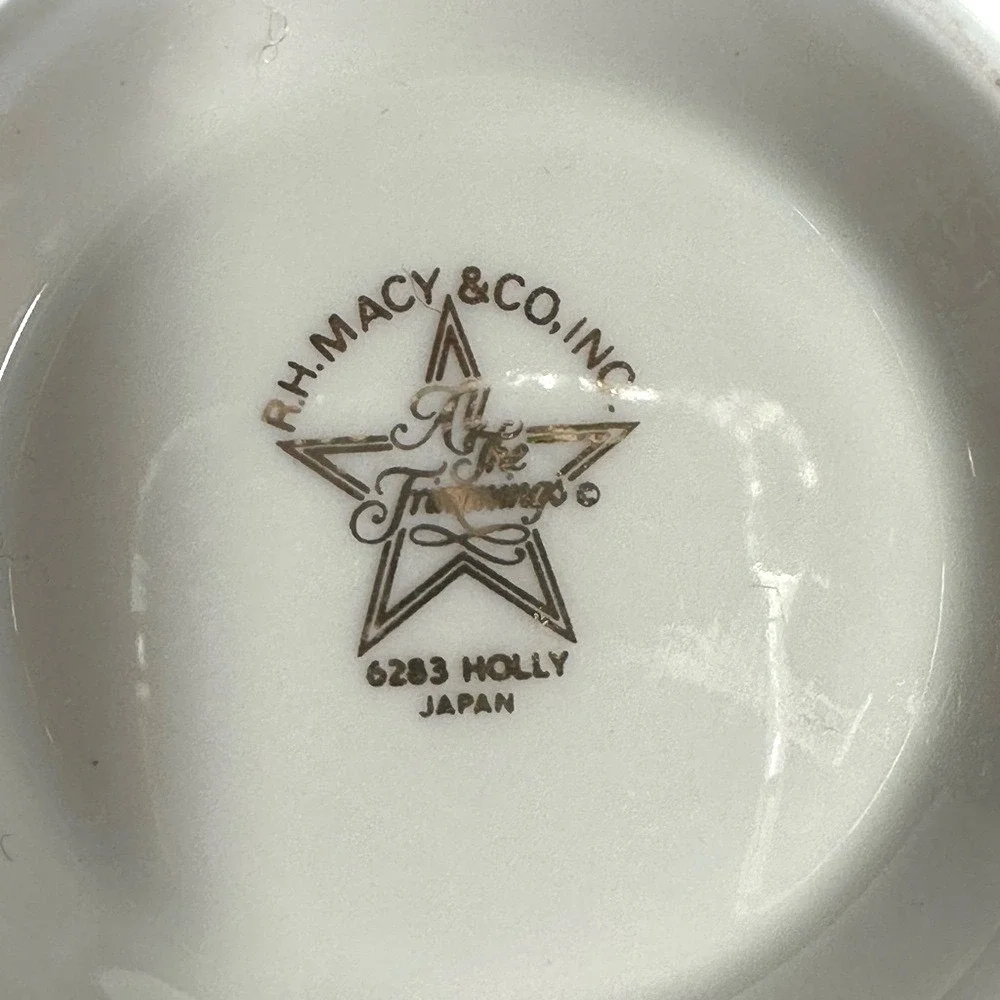 MACY'S‎ All the Trimmings HOLLY 6283SUGAR BOWL with LID Made In Japan